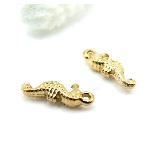 Pendentifs Hippocampe 3D 14.5 mm – Acier Inox 304 – Doré à l’Or fin 18K, placage IONIQUE (IP)