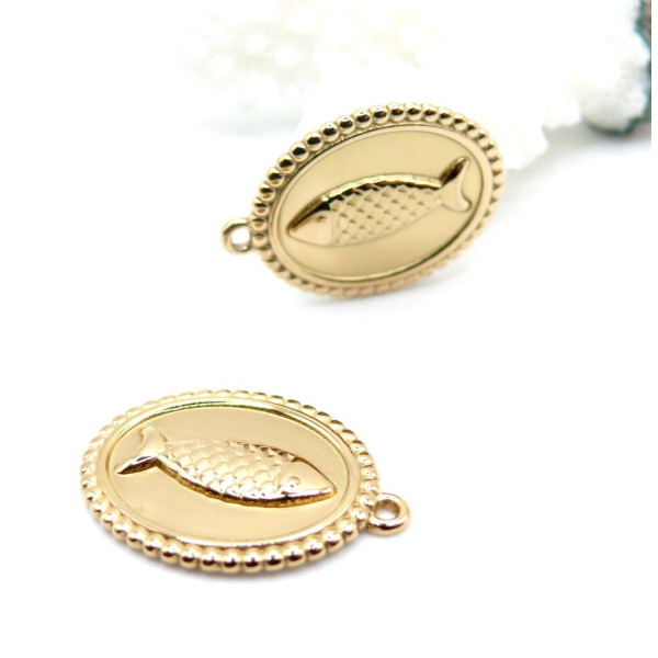 Pendentif Médaillon Ovale avec Poisson 23.5 mm – Acier Inox 304 – Doré, placage IONIQUE (IP)