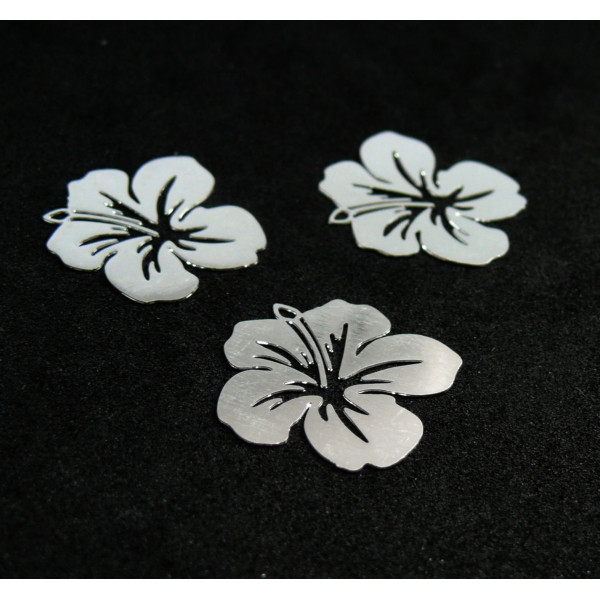 Estampes Pendentif Filigrane Fleur d'Hibiscus 21 mm – Acier Inoxydable – Argent Platine