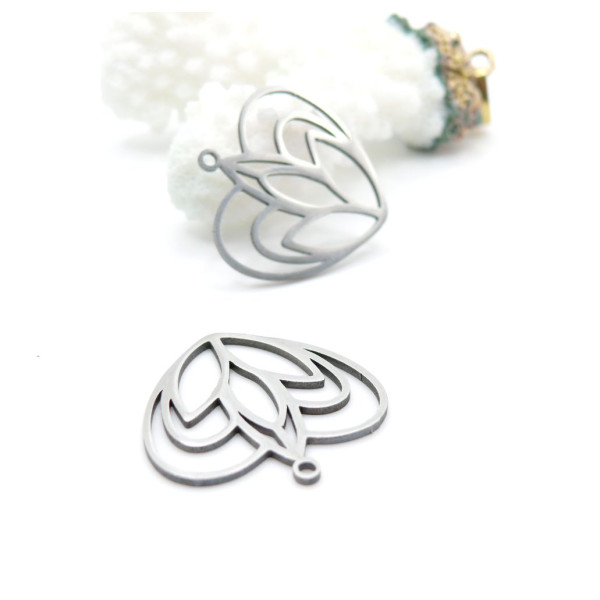 Pendentifs Fleur de Lotus dans Cœur 23 mm – Acier Inox 304 – Argenté