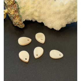 Pendentifs Forme Goutte 9 mm – Nacre Naturelle Blanc Crème