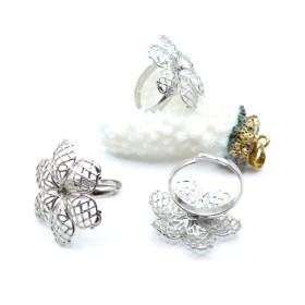Supports de Bague Ajustable Fleur Dentelle 25 mm – Laiton Finition Platine