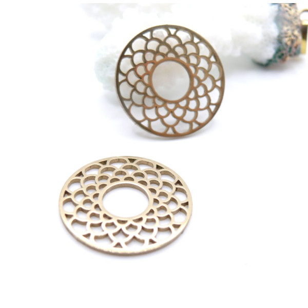 Pendentif Connecteur Cercle avec Écaille Style Zen 20.5 mm – Acier Inoxydable – Doré