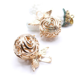 Pendentif Cage Bola de Grossesse Coeur et Aile d'Ange  – Laiton – Finition Doré