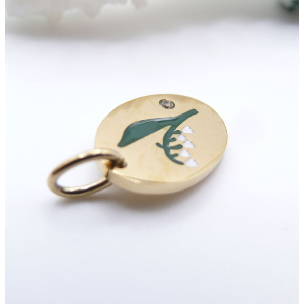 PS11958324 – Lot de 1 Pendentif Charm Médaillon Ovale Fleur de Naissance MAI 14 mm – Acier Inox 304 Doré  18K –PVD IONIQUE