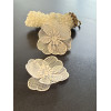 Estampes Pendentifs Filigrane Multi-Fleurs avec pistil 36 mm 3D – Métal BLANC