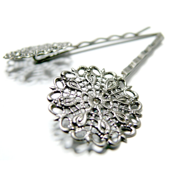 Barrettes Fleurs Plates 25 mm – Laiton Finition Argent Antique – Tige 55 mm