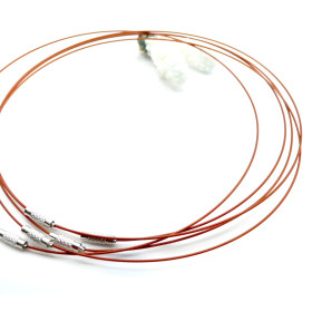 REF 70 – Lot de 5 Colliers Tour de Cou Rigides Câblés 45cm Fermoir à Vis 1mm Rouge Orangé