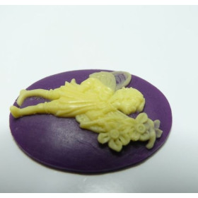 1 cabochon Résine Melle ange Violet