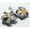 2 fleurs cabochons  fimo gris 20mm