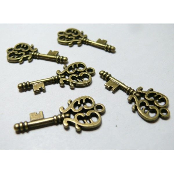 10 pieces pendentifs breloque clé Bronze ref 816