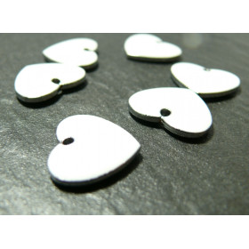 5 Pendentifs pastille coeur blanc en email. 