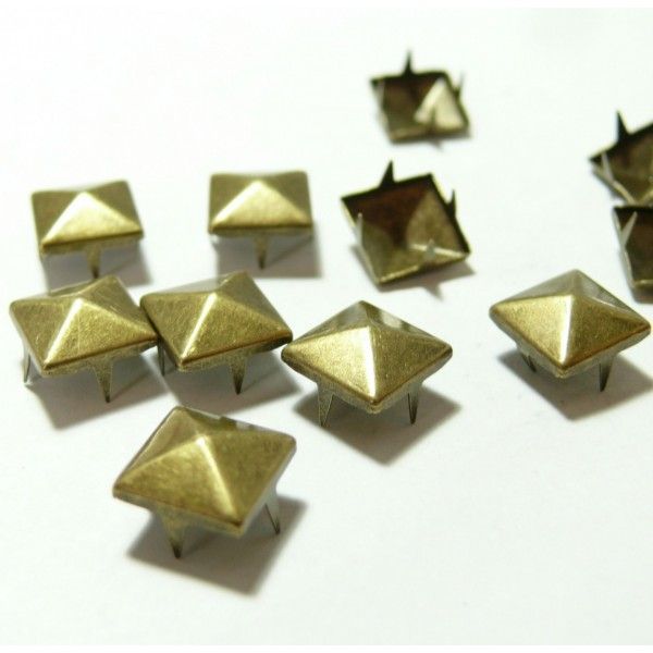 lot de 100 clous pyramide carré à griffe de 8 mm  Bronze