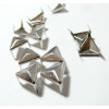 lot de 10 clous pyramide triangle à griffe  de 10mm  PP