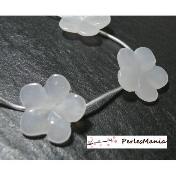Perles pour bijoux: 1 perle 3 D fleur de jade blanc 25mm 5 pétales 