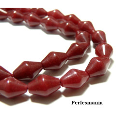 Perles et apprêts: 2 perles  jade teintée couleur rouge bi pyramide 8 par 12mm 