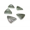 PAX 50 pendentifs BOHO CHIC Triangle 22mm metal couleur ARGENT ANTIQUE S11100541