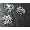 Estampes pendentif connecteur filigrane Fleur Ajourée Blanc 16mm
