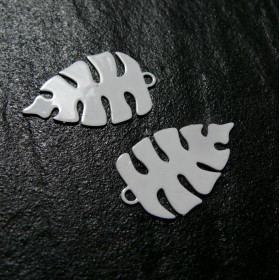 AE119329 Lot 4 Estampes pendentif  Feuille Montserrat Blanc de 20mm