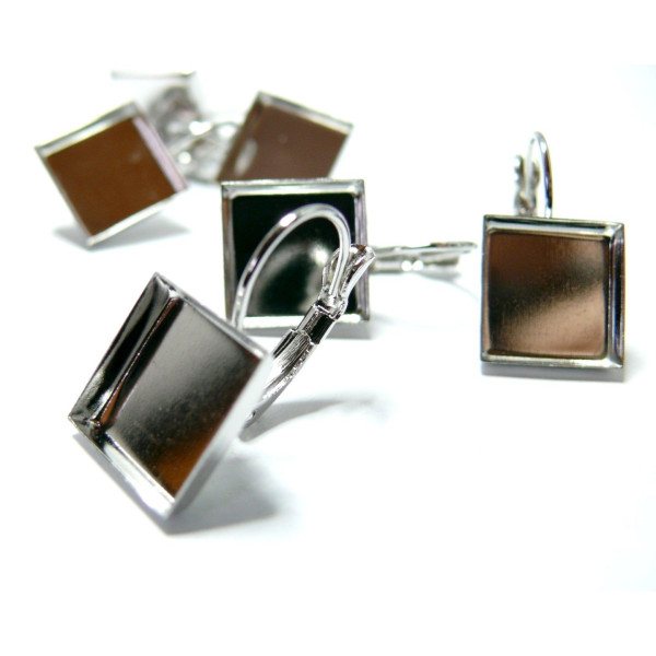 Boucles d’Oreilles Dormeuses Carré 12 mm Bord Épais – Laiton Couleur Argent Platine