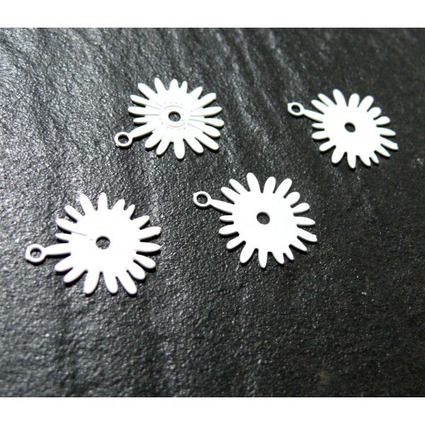Estampes pendentif filigrane Fleur Soleil couleur Blanc de 13 par 15mm