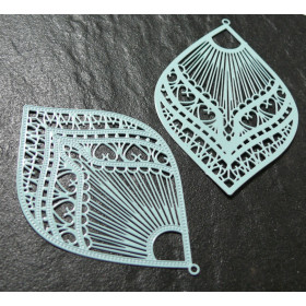 AE113892 Lot de 2 Estampes pendentif filigrane Grand eventail Bleu Ciel 39 par 59mm