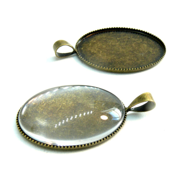 BN114836 20 pieces: PAX 10 supports pendentifs 25mm plateau attache triangle et 10 cabochons en verre