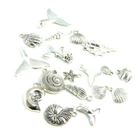 S11209641 PAX 21 pendentifs thème Océan,Coquillage, etoile, crabe métal couleur Argent Antique