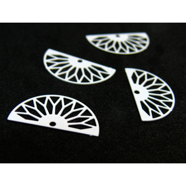 Estampes pendentif filigrane demi cercle  Eventail  Blanc 10 par 19mm