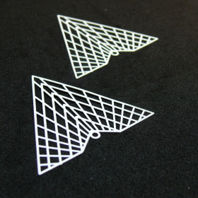 AE113676 PAX de 2 Estampes pendentif filigrane Triangle 35 par 40mm Blanc