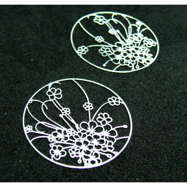 Estampes pendentif filigrane Champ de Fleurs 30mm métal couleur Argent Vif