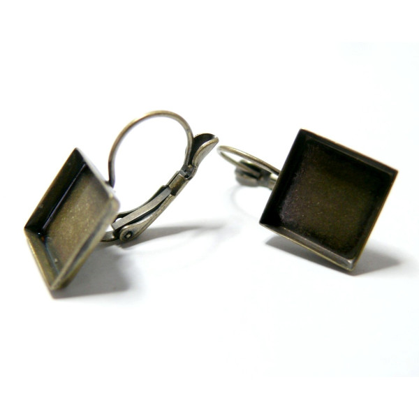 Boucles d’Oreilles Dormeuses Carré 12 mm – Laiton Finition Bronze