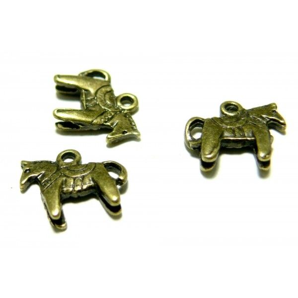 Apprêt 10 pendentifs cheval de noel ref P18901 bronze
