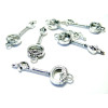 Lot de 10 pendentifs clé métal couleur Argent Antique ref 58