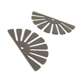 Estampes pendentif filigrane demi Soleil Eventail Gris 18 par 35 mm