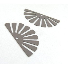 AE11588 Lot de 4 Estampes pendentif filigrane demi Soleil Eventail Gris 18 par 35 mm