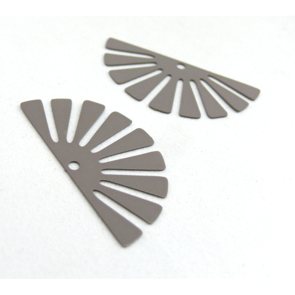 AE11588 Lot de 4 Estampes pendentif filigrane demi Soleil Eventail Gris 18 par 35 mm