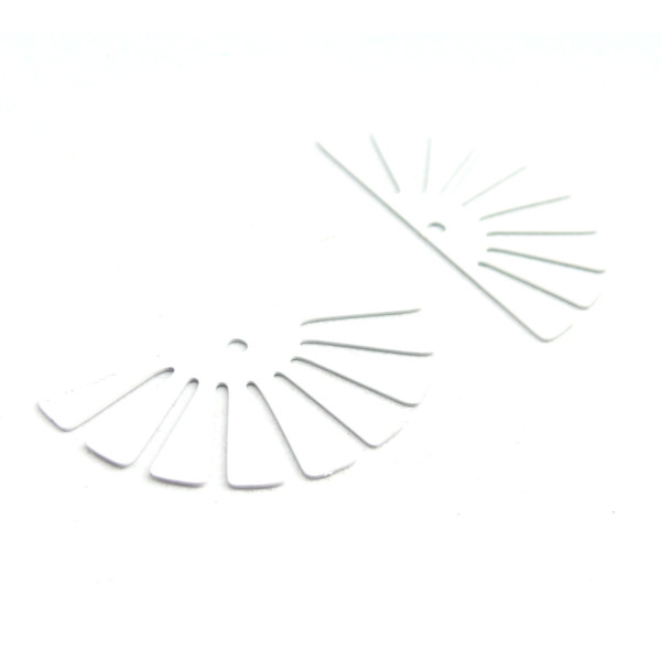 Estampes pendentif filigrane demi Soleil Éventail Blanc 18 par 35 mm