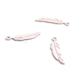 AE11110375 Lot de 10 Estampes pendentif filigrane petites Plumes 3 par 12 mm Coloris Rose Clair