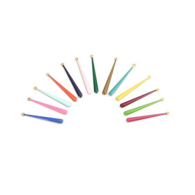 Sequins médaillons résine style émaillés Biface Goutte très longue Grise 38 mm sur une base en métal dore