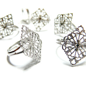 Supports de bague rétro dentelle métal Argent Platine