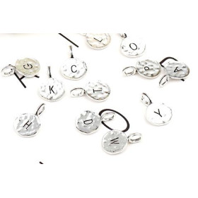 S11658649 PAX 26 Pendentifs Breloques Alphabet Martelé métal couleur Argent Antique