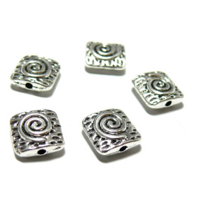Perles intercalaires Carre 10mm martelé spirale metal couleur Argent Antique