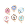 PS110253425 PAX 5 pendentifs breloques Chat donuts résine emaillé 20 mm métal Doré
