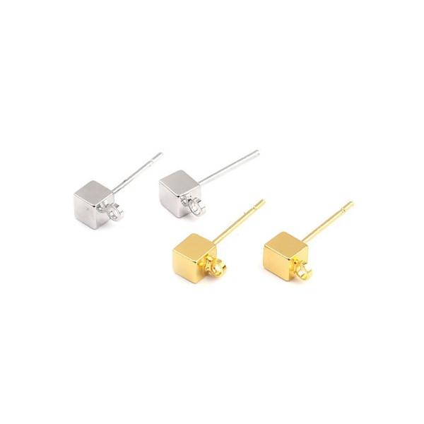 Paires de Boucles d'oreille puce Cube avec attache metal coloris Argent Platine et embout plastique