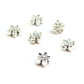 Perles Intercalaires Fleurs 7mm métal coloris Argent Antique
