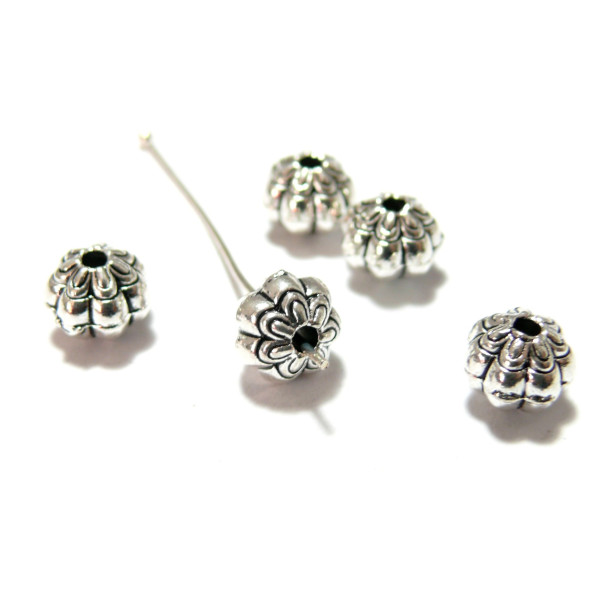 Perles intercalaires Fleur 3D 8 par 6mm metal couleur Argent Antique