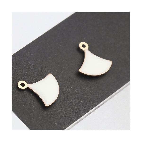 Sequins émaillés Eventail 14 par 13mm Blanc sur une base en cuivre doré