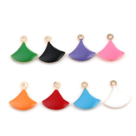 Sequins émaillés Eventail 14 par 13mm Blanc sur une base en cuivre doré
