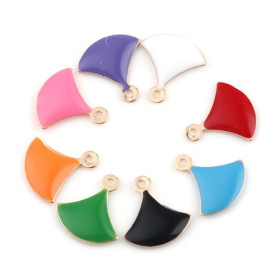 PS11669600 PAX 5 sequins émaillés Eventail 14 par 13mm Rouge sur une base en cuivre doré